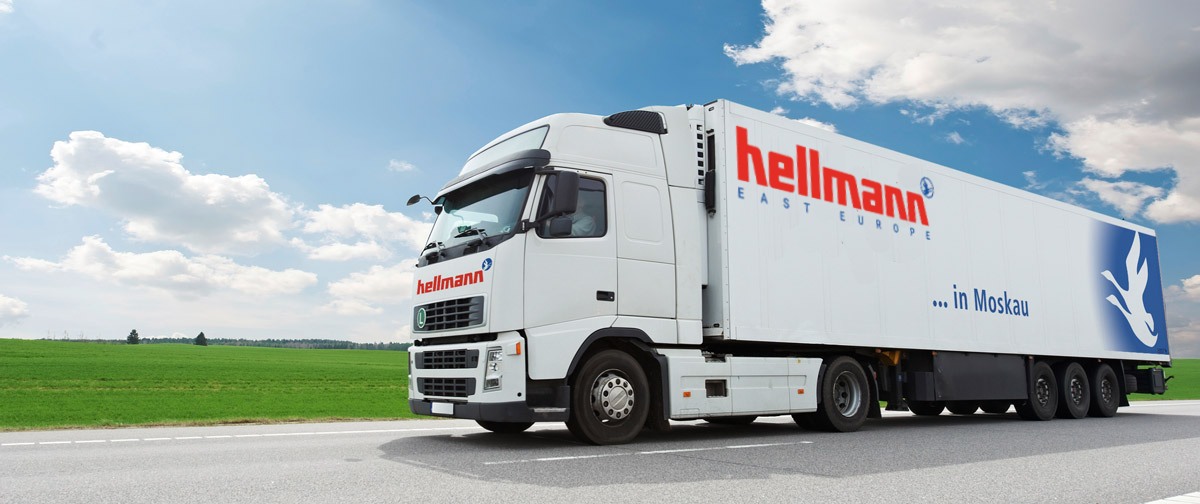 HEE Truck white with slogan in Moskau